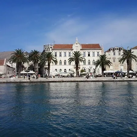 Guest house And Tino 4*